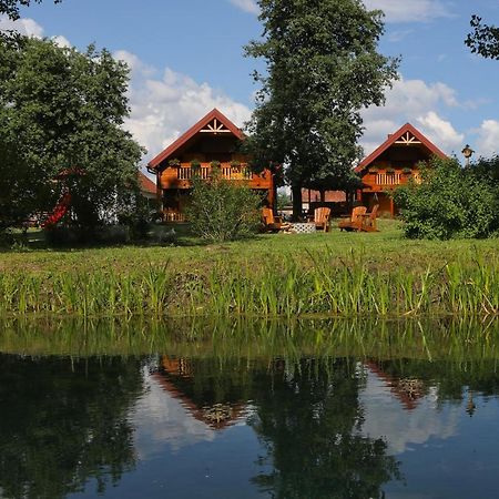 Riverside Apartments Otočac Extérieur photo
