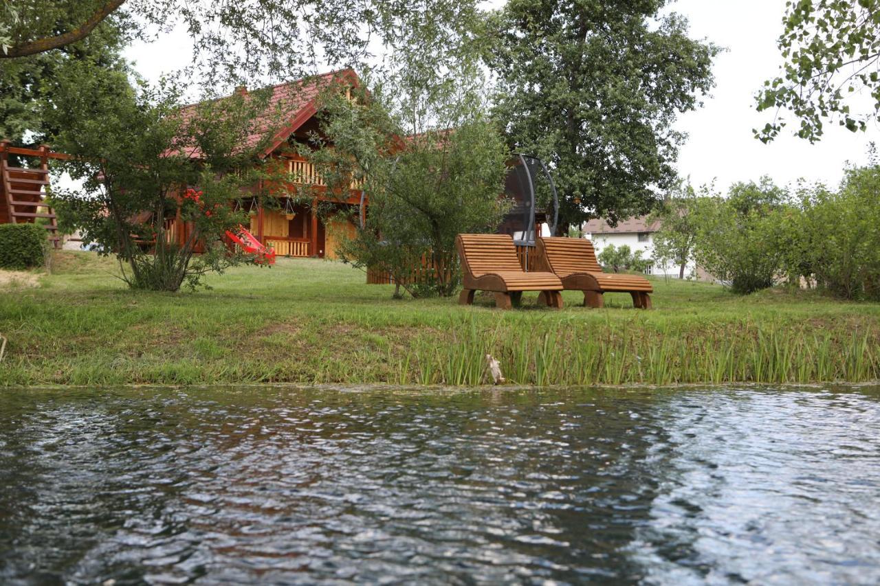 Riverside Apartments Otočac Extérieur photo