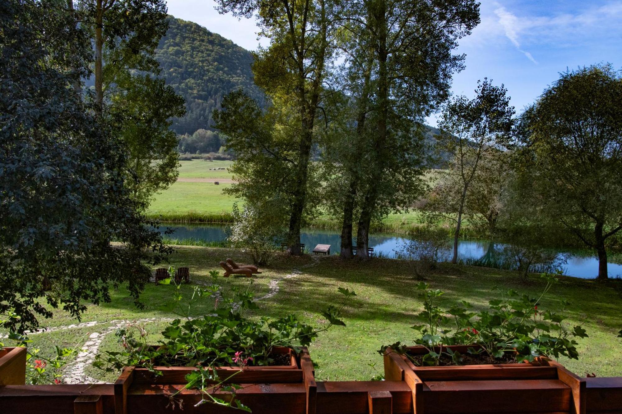 Riverside Apartments Otočac Extérieur photo